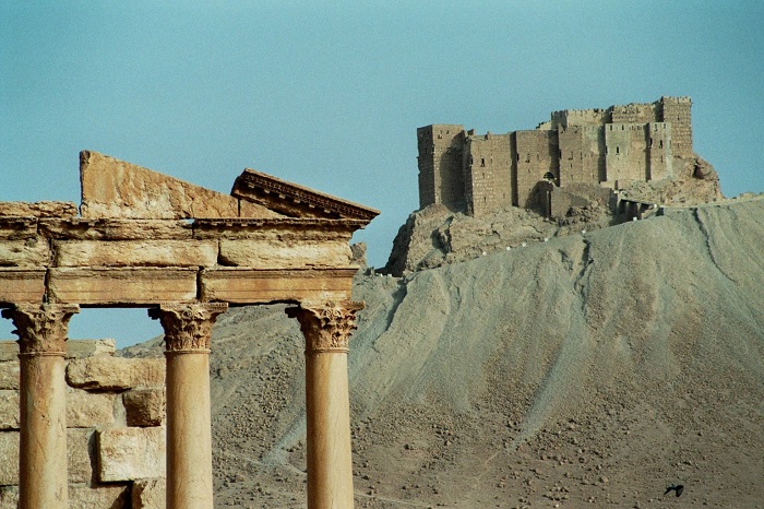 tombeaux dans le dsert  Palmyre